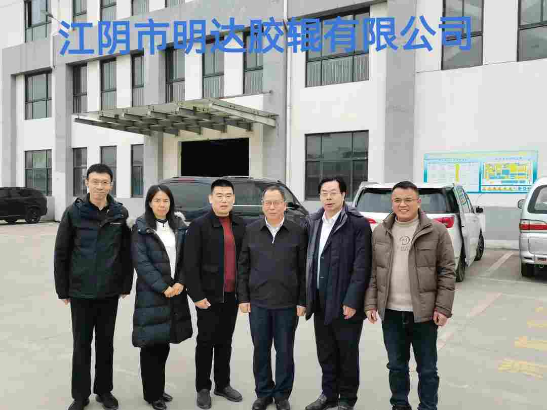 王占杰理事长一行到恒创包装、明达胶辊企业调研工作(图2)
