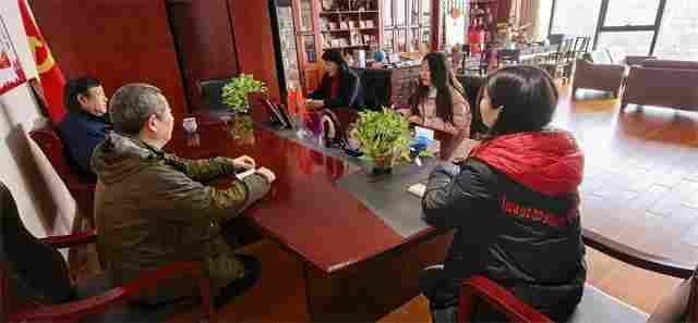 河南兵峰电子科技有限公司刘立峰董事长到访河南塑协(图2) 河南兵峰电子科技有限公司刘立峰董事长到访河南塑协(图2)